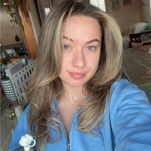 Meet your Posher, Caitlyn